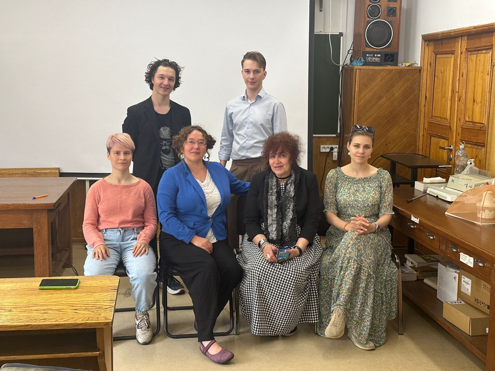 Научная группа «Спектроскопия биомолекул» кафедры химической энзимологии МГУ. Дмитрий Ваничкин, Игорь Злотников, Наталья Добрякова, Елена Кудряшова, Наталья Белогурова, Анна Скуредина. Источник: Елена Кудряшова