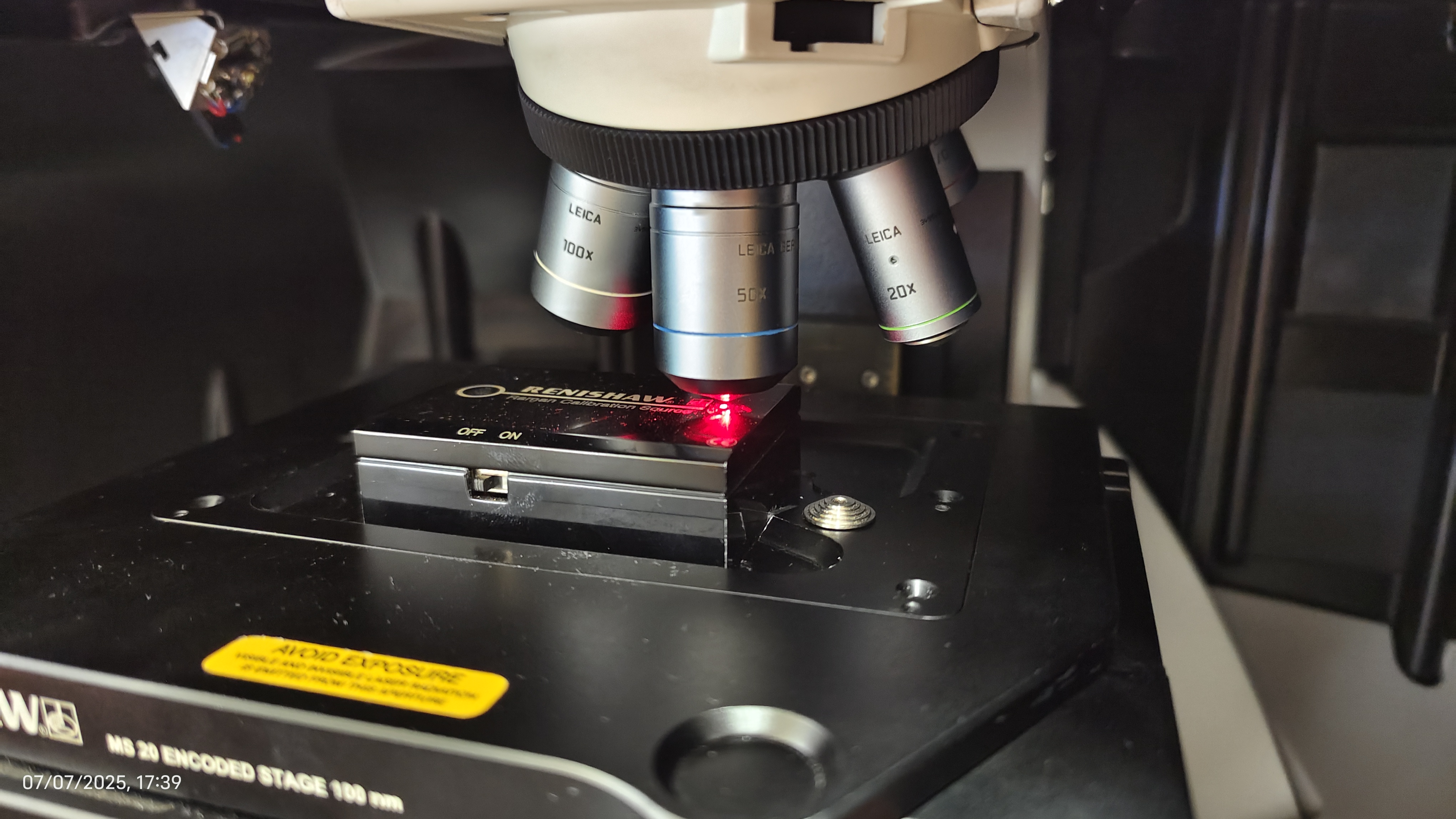 Процесс калибровки рамановского спектрометра inVia Renishaw. Источник: Кирилл Богданов