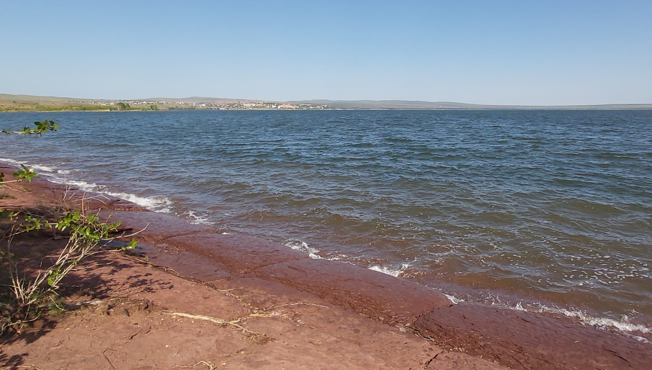 Побережье озера Шира. Источник: Елена Безрукова / Из личного архива